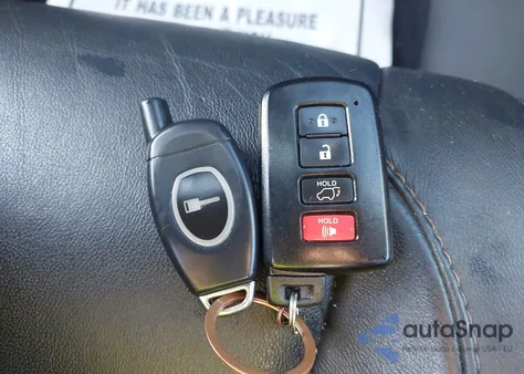 2018 Toyota Highlander Xle from USA, damaged, VIN 5TDJZRFH3JS546382